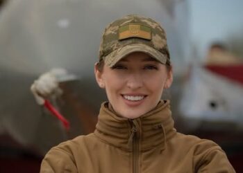 Про жінок на службі в авіації