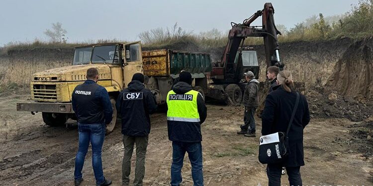 Незаконне видобування копалин викрили правоохоронці