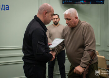 Сім родин захисників отримають кошти від міста