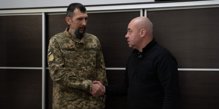 Тернопіль передав квадрокоптери для бригади захисників