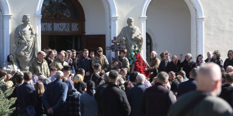 Тернопільщина провела в останню путь Володимира Мандзюка