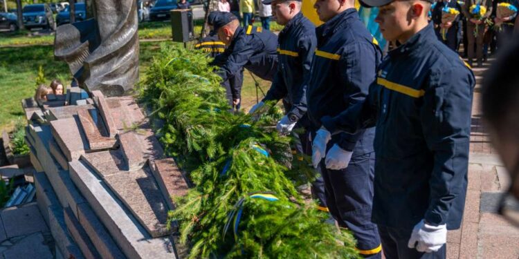 У Тернополі вшанували жертв Чорнобильської трагедії