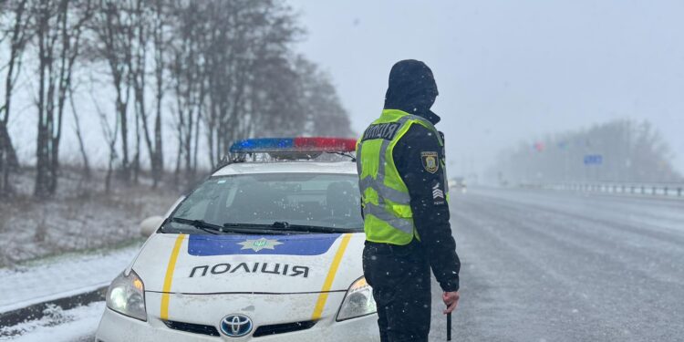 На Тернопільщині затримують людей у формі