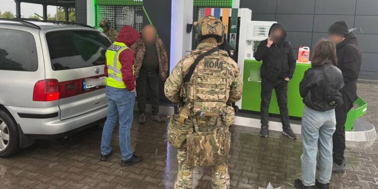 Злочинна група організовувала втечу мобілізованих з військових частин