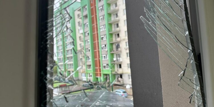 Наслідки ворожого удару ракетою по Тернополю