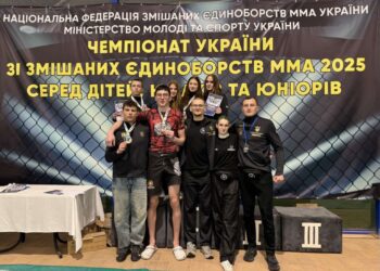 Тернопільські призери зі своїми наставниками