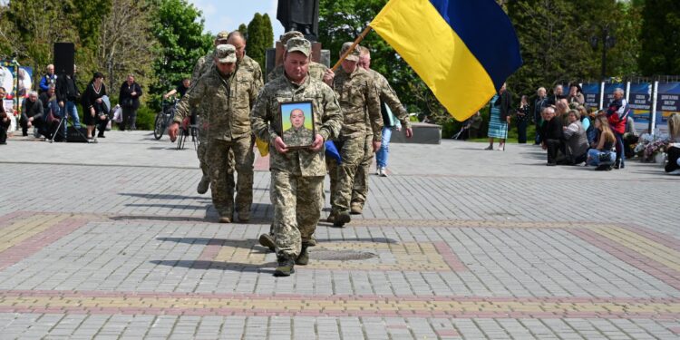 Попрощалися із захисником Айбеком Лесбаєвим