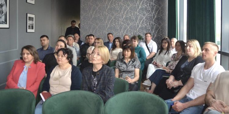 Розвиток громад через освіту та практику