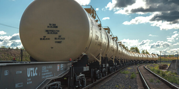 Троє працівників загинули в цистерні