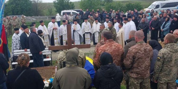 У Борщеві попрощалися з бійцем Романом Олексюком