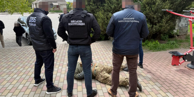 Військовий продавав довідку про непридатність до служби