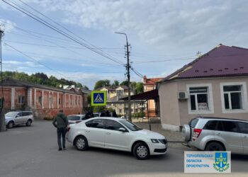 Жителя Кременеччини підозрюють в отриманні хабаря