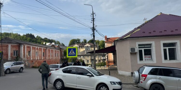 Жителя Кременеччини підозрюють в отриманні хабаря