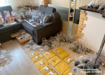 В Україні викрили підпільне виробництво стероїдів