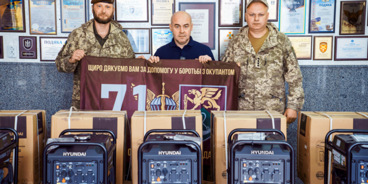 Тернопіль передав 20 генераторів бійцям бригади ДШВ