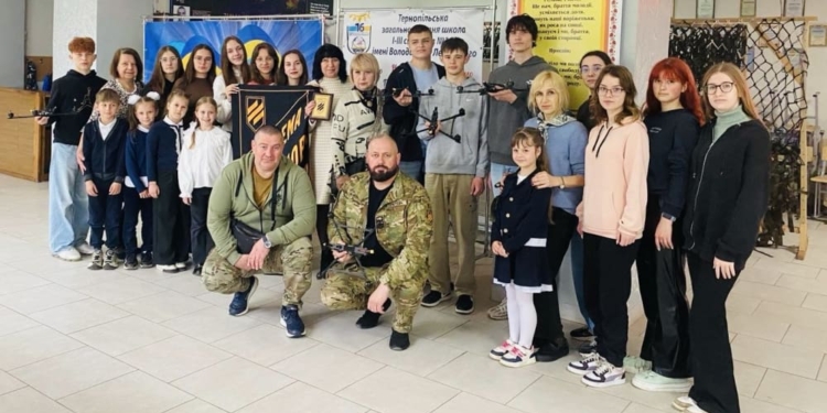 Тернопільська школа передала п’ять дронів