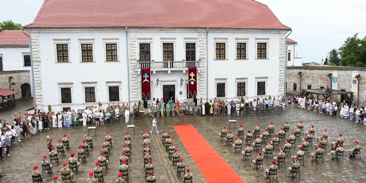 Тернопільський коледж увосьме випускає курсантів