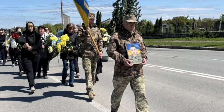 У Тернополі попрощалися із загиблим захисником