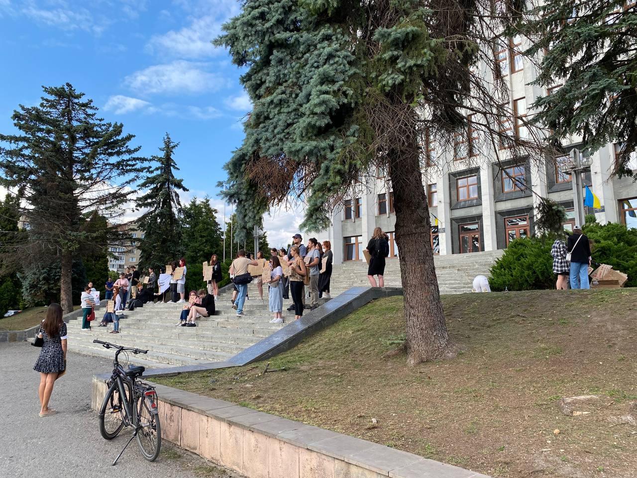 У Тернополі продовжують пікетувати ТОВА