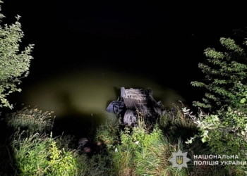 Авто потонуло разом із водієм