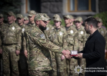 Двоє бійців батальйону поліції удостоєні державної нагороди