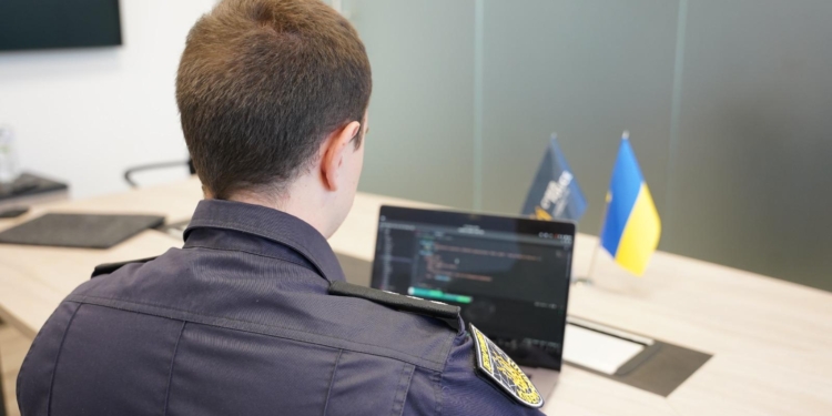 Кіберполіцейські допомогли знешкодити хакерську мережу