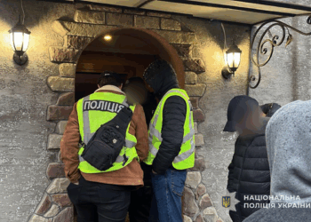 Переправляли військовозобов'язаних через кордон