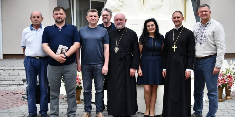 Тернополяни погасили ювілейну марку Андрея Шептицького