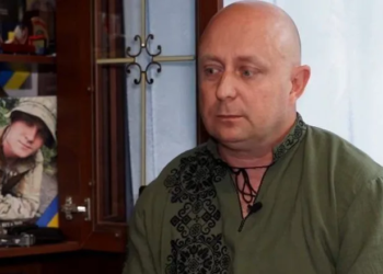Батько загиблого захисника отримав повістку