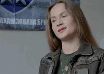 Бойова медикиня Бджілка рятує життя на фронті