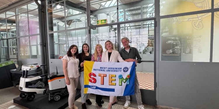 Міжнародне стажування у сфері STEM