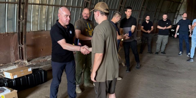 Сергій Надал вручив відзнаки воїнам 105 бригади