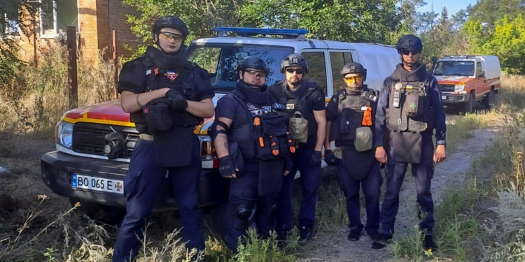 Тернопільські сапери продовжують очищати Харківщину