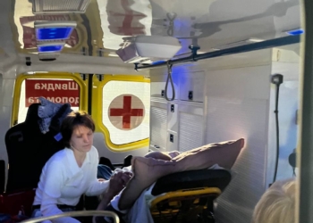 Засновник медцентру віз пацієнта через кордони