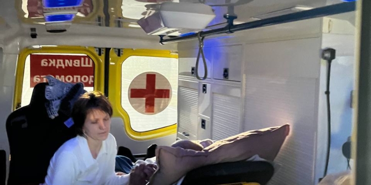 Засновник медцентру віз пацієнта через кордони
