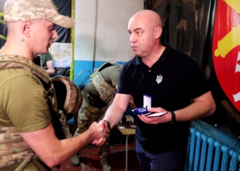 Міський голова Сергій Надал вручив відзнаки воїнам