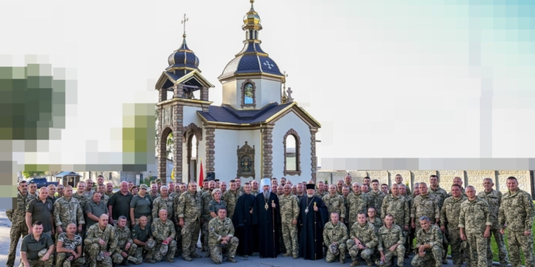 Митрополит Епіфаній благословив автомобілі для ЗСУ