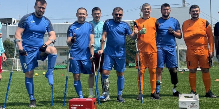 Опілля підтримує ампфутбольну команду