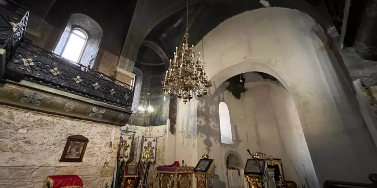 В Зеленій церкві у Тернополі забрали іконостас