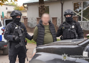 Двоє чоловіків напали на службовий автомобіль ТЦК