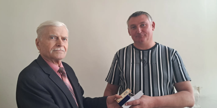 Орден вручили тернопільському журналісту Віктору Уніяту