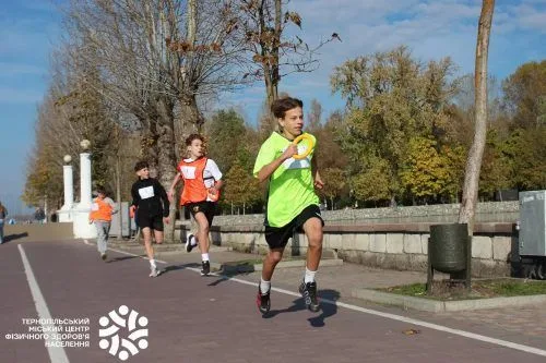Учні закладів освіти бігли Шкільну Озеряну