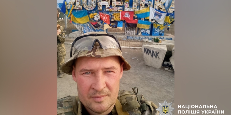 Поліцейський Степан Напора боронить країну від ворога