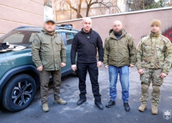 Тернопіль передав автомобіль Renault Duster для бійців ССО