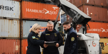 Колектив Тернопільської митниці становить 40% юнаків