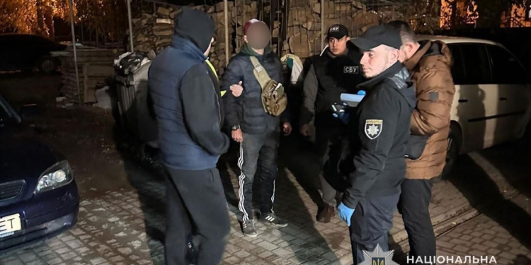 Незаконно переправляли чоловіків призовного віку за кордон