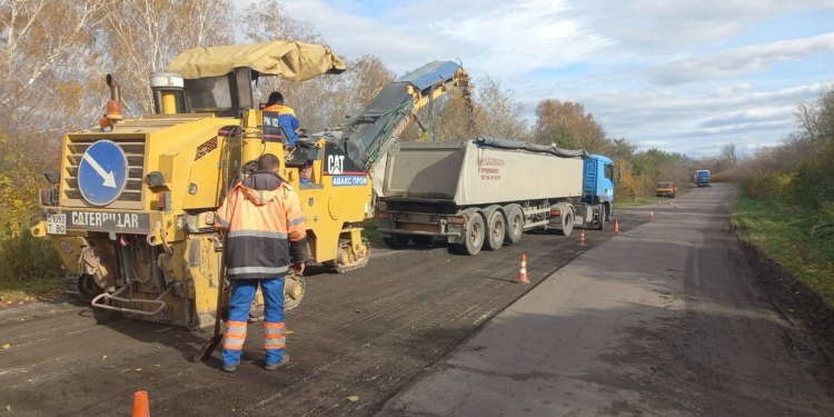 Роботи з утримання та благоустрою доріг
