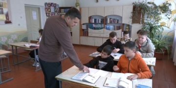 Учитель з Тернопільщини проводив уроки з фронту