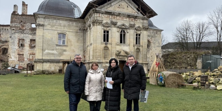 Бережанський замок стає освітнім центром