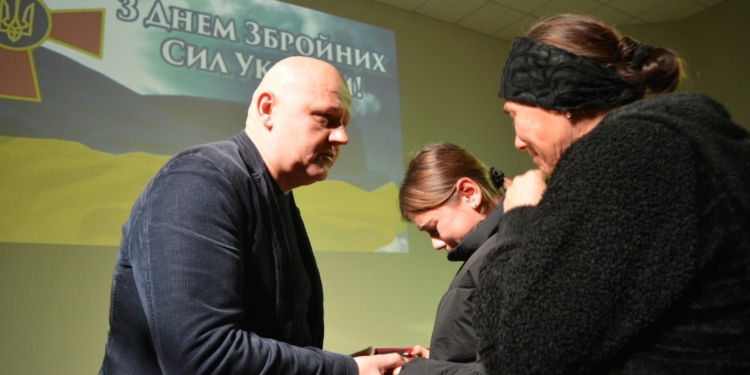 Відзнаки вручили родичам загиблих Героїв у Збаражі
